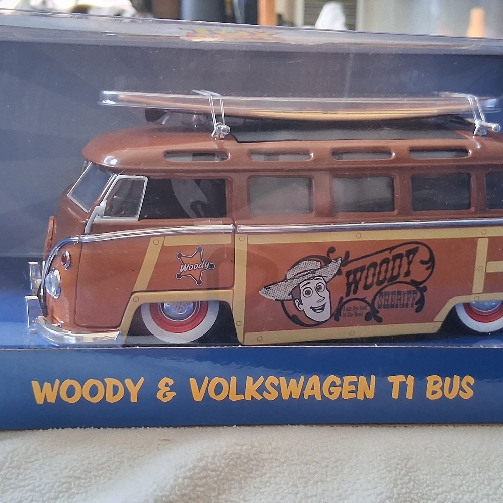 Woody & Volkswagen T1 Bus Model